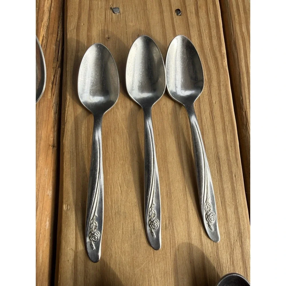 10 Oneida ROSEANNE Custom Stainless Spoons 3 Sizes 2 Serving Spoons